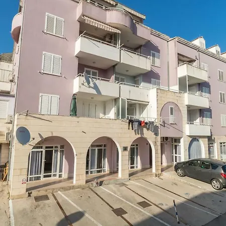 Apartment Abc *
